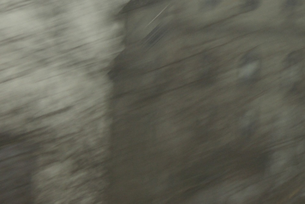      TO CLOSE:  Click on picture.
     TO RESIZE: Click while pressing shift/ctrl
          OR    Drag mouse downwards or upwards
          OR    Use mouse wheel
     NEXT/PREV IMAGE: Drag mouse left/right